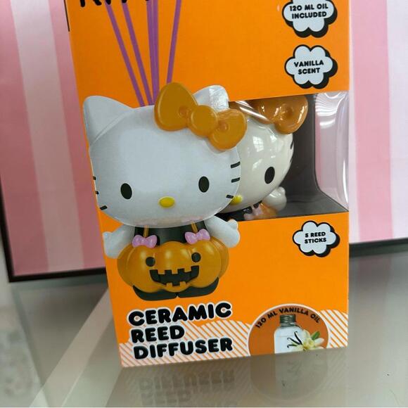 Sanrio Hello Kitty  Ceramic Reed Disfuser - Picture 2 of 3